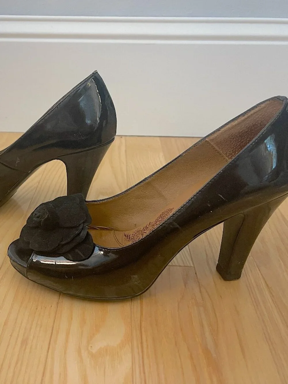 Women's Sofft Peep-toe Patent Leather Heels Shoes - 8